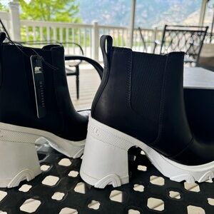 Women SOREL waterproof “Brex Heel Chelsea. Brand new, never worn.